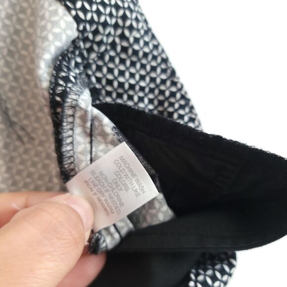 J Jill Crop Pants Preppy Acadamia Geometric Print Black White Stretchy - Picture 10 of 15